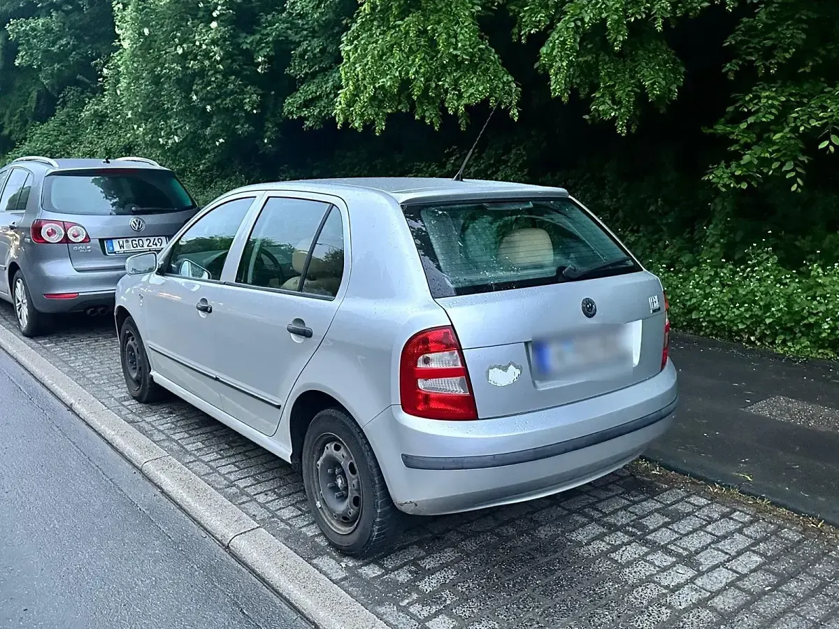 Używany Skoda Fabia 75 KM (55 kW) 2001 Srebrny Hatchback