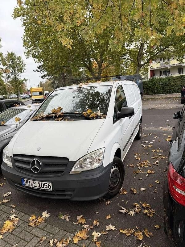 Weiß Gebraucht 2011 Mercedes Vito Van / Kleinbus | 7.000 € (Guter Preis) - Bild 1/4