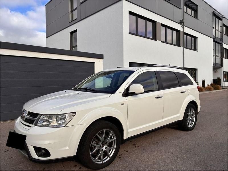Weiß Gebraucht 2015 Fiat Freemont SUV | 6.800 € (Guter Preis) - Bild 1/4