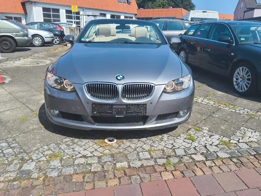 Gebraucht BMW 330 Cabriolet Performance 231 PS (169 kW) 2007 Grau Cabrio