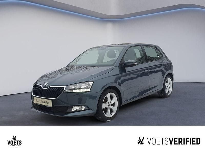 Grau Gebraucht 2021 Skoda Fabia Cool Plus Limousine | 11.450 € (Superpreis) - Bild 1/4