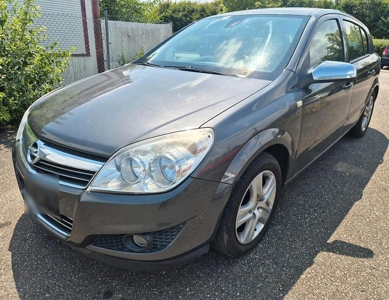 Grau Gebraucht 2009 Opel Astra Limousine | 1.950 € (Superpreis) - Bild 1/4