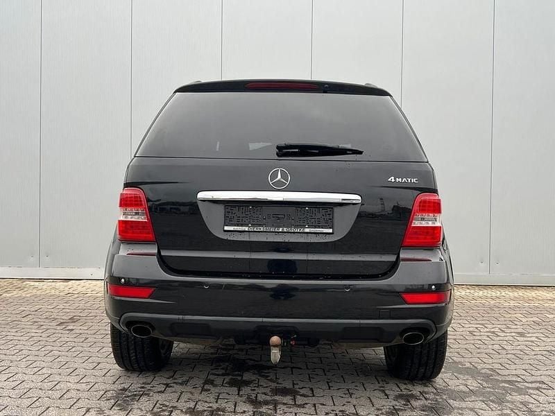 Gebraucht Mercedes ML320 224 PS (164 kW) 2009 Schwarz SUV