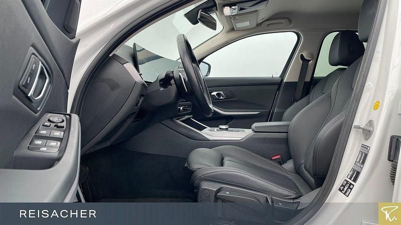 Gebraucht BMW 330 Efficient Dynamics 245 PS (180 kW) 2024 Alpinweiß uni Kombi