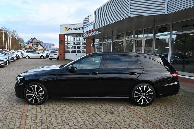 Gebraucht Mercedes E300 AMG 306 PS (225 kW) 2022 Schwarz Kombi