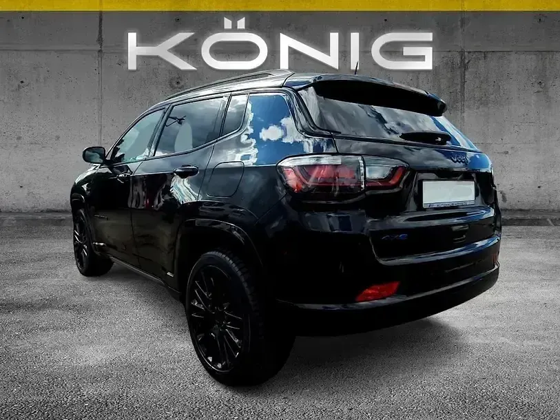 Gebraucht Jeep Compass 60 PS (44 kW) 2022 Schwarz SUV