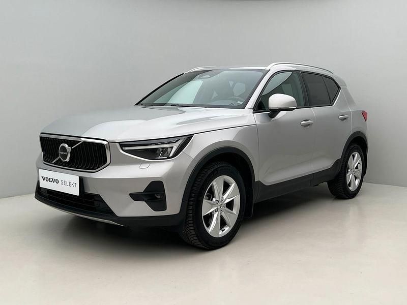 Gebraucht Volvo XC40 Core 197 PS (144 kW) 2023 Silber SUV