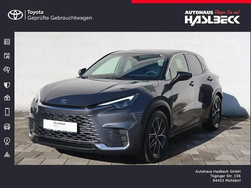 Grau Gebraucht 2024 Lexus LBX E-FOUR SUV | 32.880 € (Guter Preis) - Bild 1/4