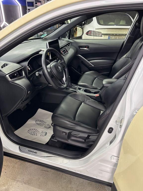Gebraucht Toyota Corolla Cross Team 152 PS (111 kW) 2023 Weiß SUV