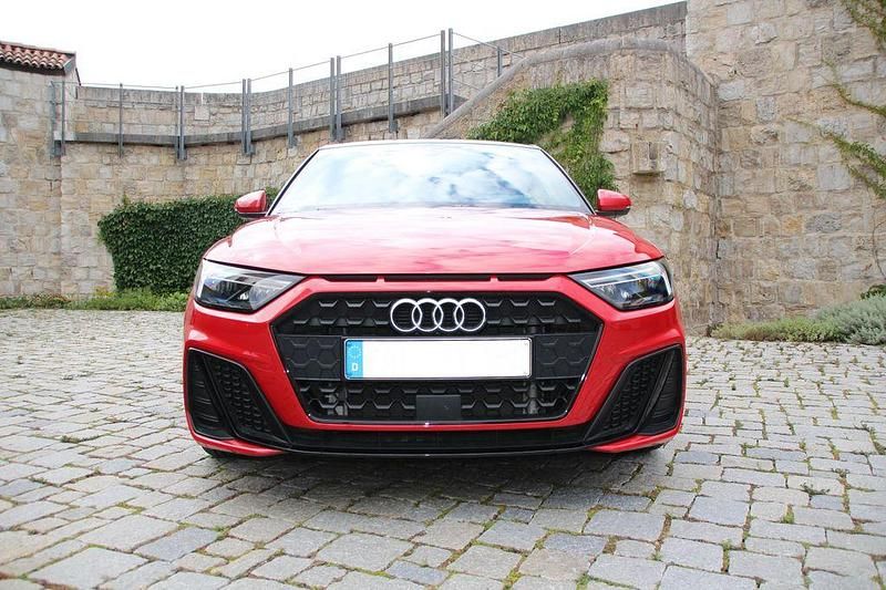 Gebraucht Audi A1 S-Line 95 PS (69 kW) 2024 Rot SUV