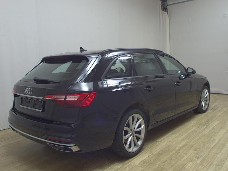 Gebraucht Audi A4 Advanced 163 PS (119 kW) 2020 Schwarz Kombi