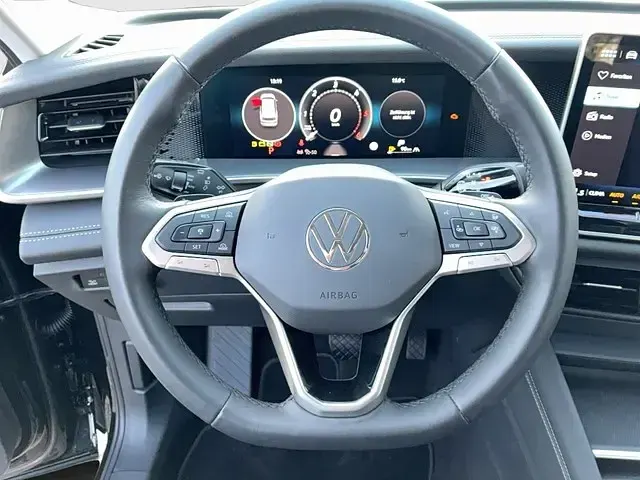 Second-hand VW Tayron Life 193 CP (141 kW) 2025 Negru SUV