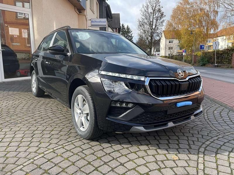 Neu Skoda Kamiq Selection 95 PS (69 kW) 2025 Schwarzmagic perleffekt SUV