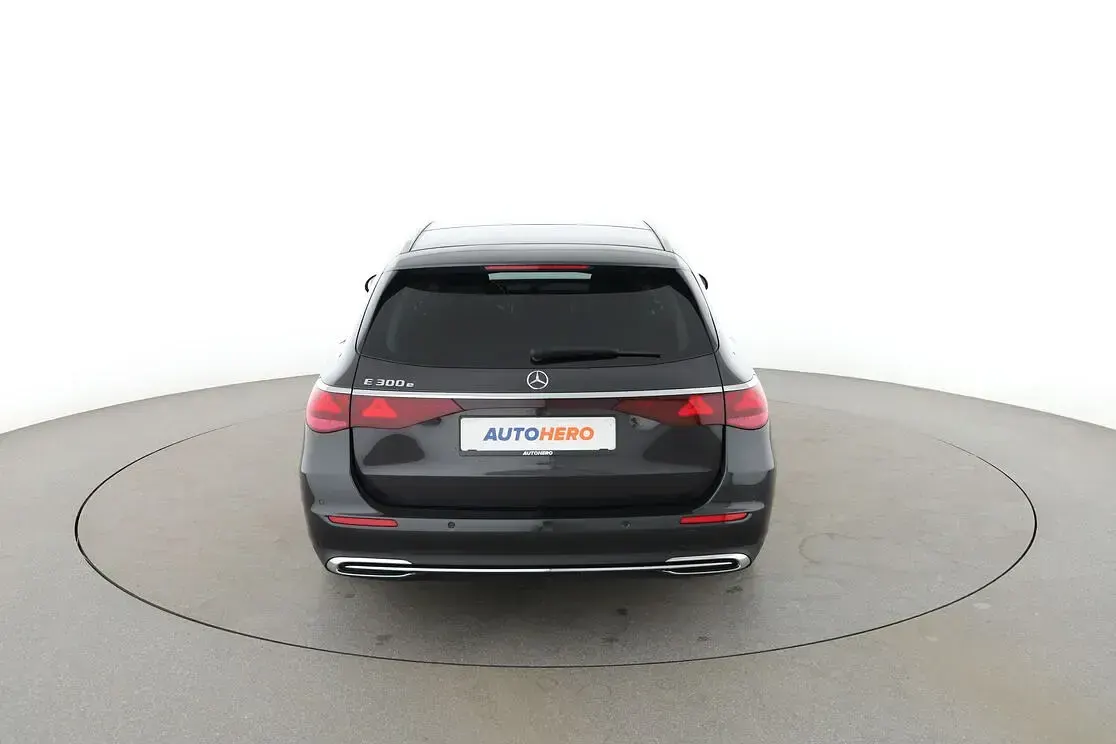 Gebraucht Mercedes E300 Advanced 129 PS (94 kW) 2024 Grau Kombi