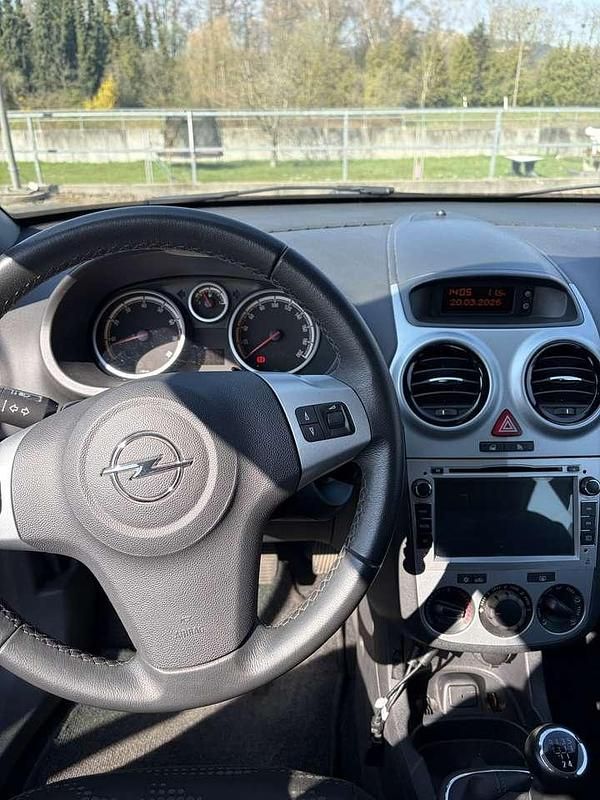 Gebraucht Opel Corsa Satellite 87 PS (63 kW) 2011 Kleinwagen