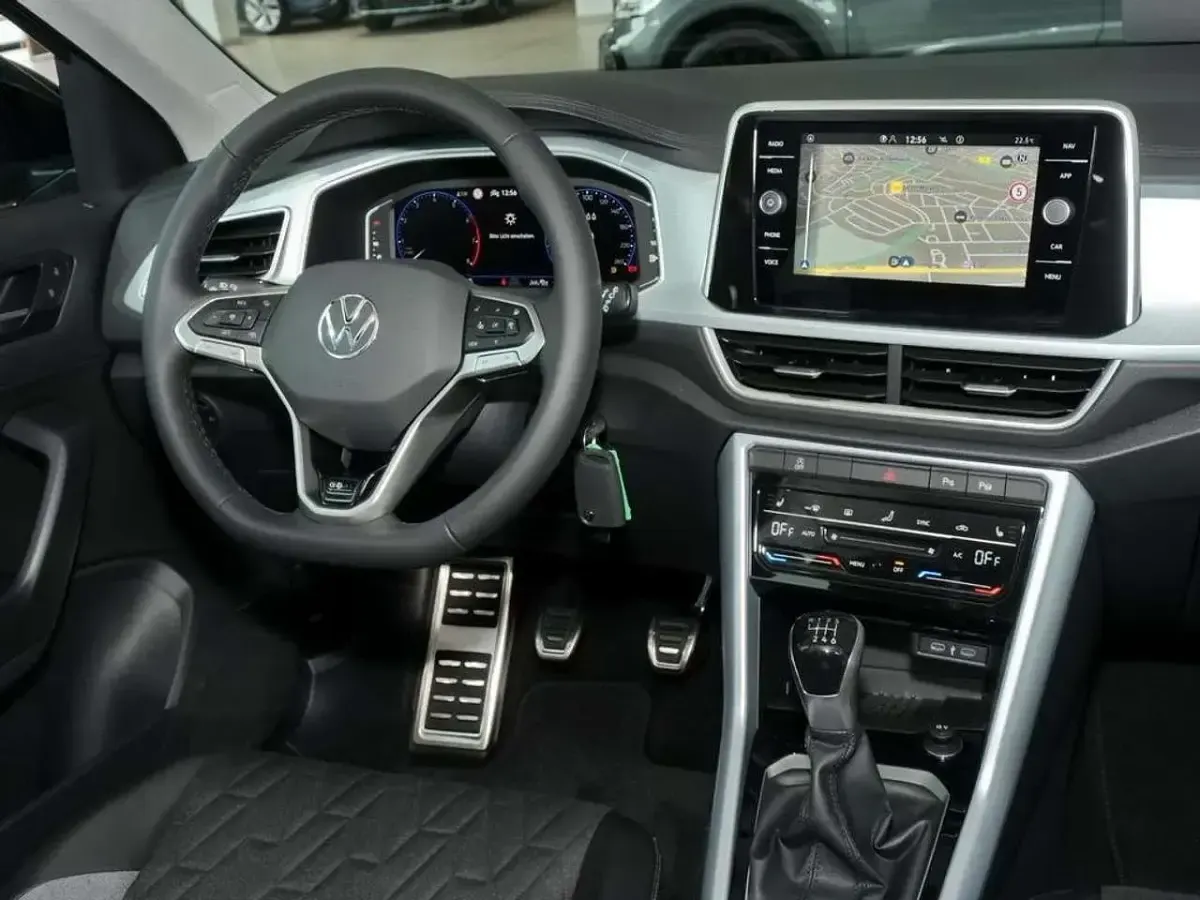 Neu VW T-Roc Goal 150 PS (110 kW) 2026 Silber SUV