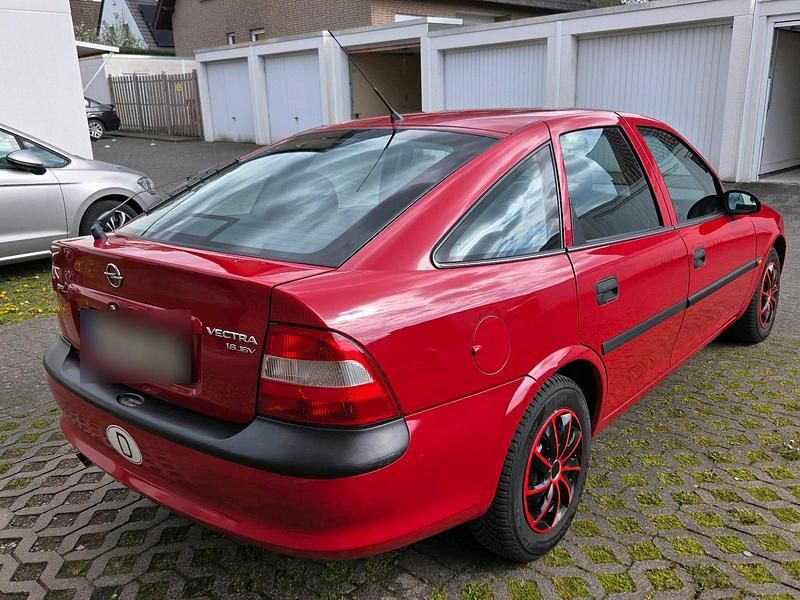 Gebraucht Opel Vectra 101 PS (74 kW) 1997 Rot Limousine