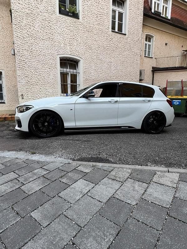 Weiß Gebraucht 2018 BMW M140 M Sport Limousine | 32.000 € (Fairer Preis) - Bild 1/4