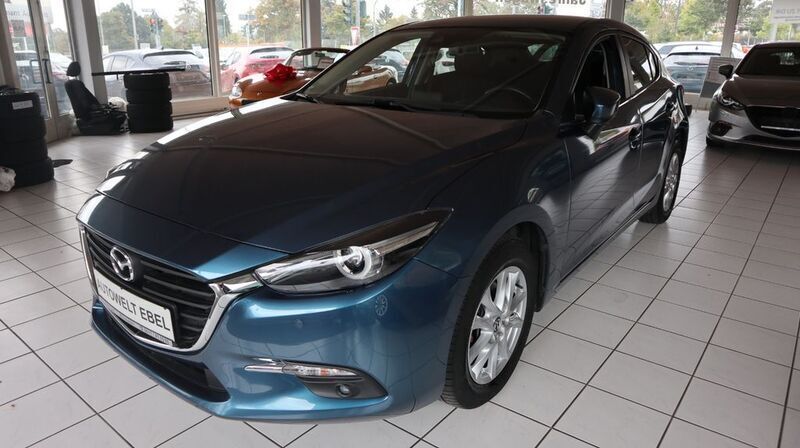 Blau Gebraucht 2018 Mazda 3 Limousine | 16.410 € (Etwas zu teuer) - Bild 1/4