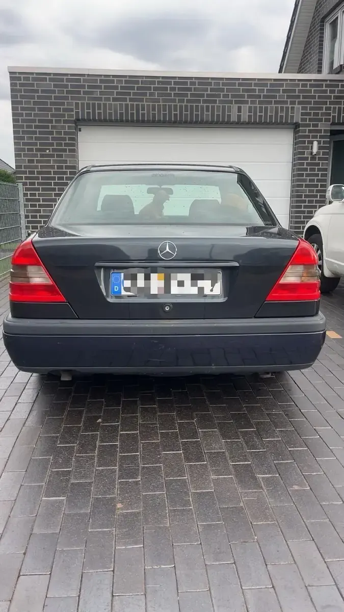 Gebraucht Mercedes C180 122 PS (89 kW) 1994 Limousine