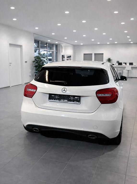 Gebraucht Mercedes A180 Edition 122 PS (89 kW) 2018 Weiß Limousine