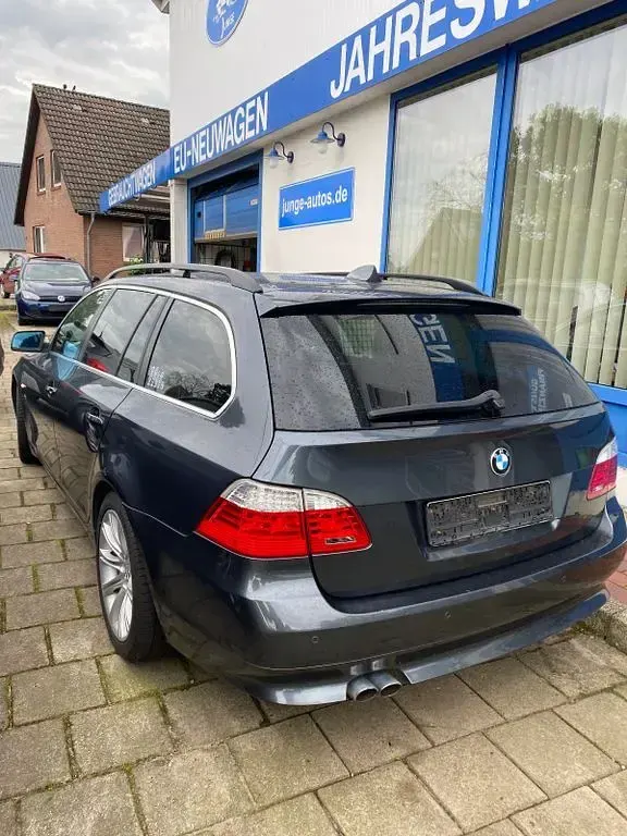 Gebraucht BMW 525 218 PS (160 kW) 2008 Grau Kombi