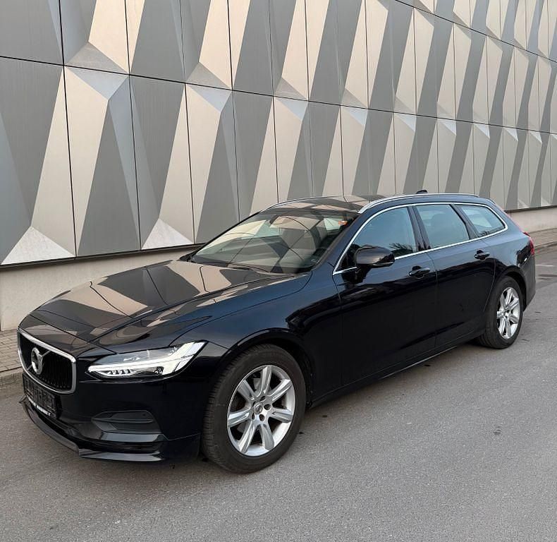 Gebraucht Volvo V90 Momentum 190 PS (139 kW) 2018 Schwarz Kombi