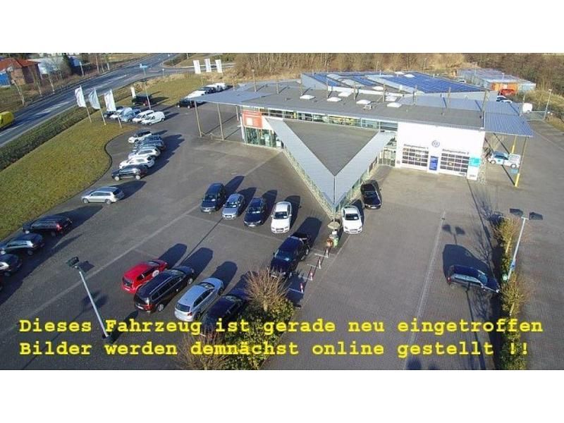 Deep black perleffekt (metallic) Gebraucht 2021 VW Polo Comfortline Kleinwagen | 16.950 € (Fairer Preis) - Bild 1/4