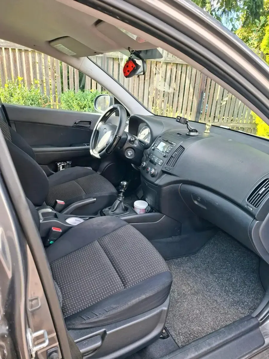 Gebraucht Hyundai i30 126 PS (92 kW) 2008 Grau Kombi