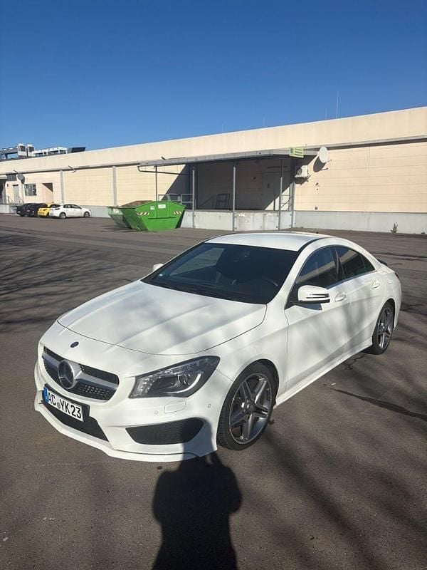 Gebraucht Mercedes CLA200 AMG line 156 PS (114 kW) 2014 Weiß Coupé