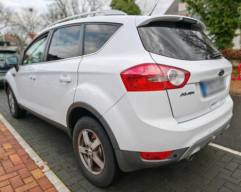 Gebraucht Ford Kuga 140 PS (102 kW) 2010 Weiß SUV