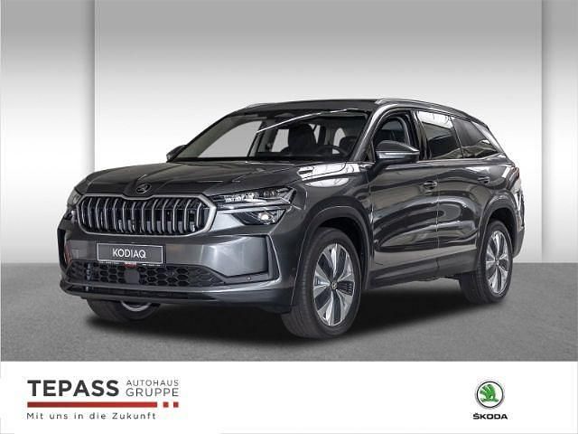 Grau Neu 2025 Skoda Kodiaq Selection SUV | 49.999 € (Teuer) - Bild 1/4