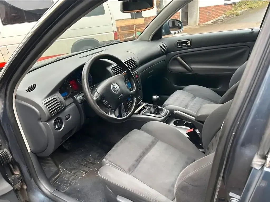 Gebraucht VW Passat Highline 163 PS (119 kW) 2004 Blau Kombi