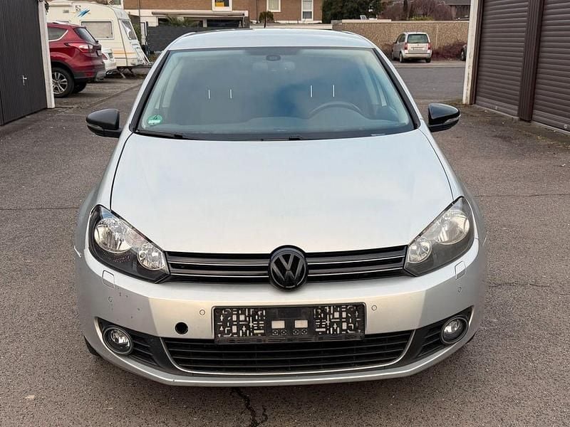 Gebraucht VW Golf VI Style 105 PS (77 kW) 2011 Silber Kleinwagen