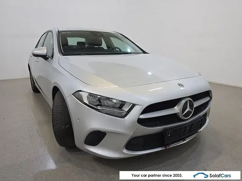 Gebraucht Mercedes A180 116 PS (85 kW) 2020 Silber Limousine