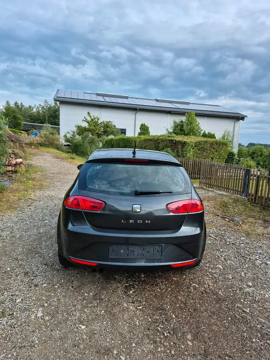 Gebraucht Seat Leon 125 PS (91 kW) 2012 Grau Kleinwagen