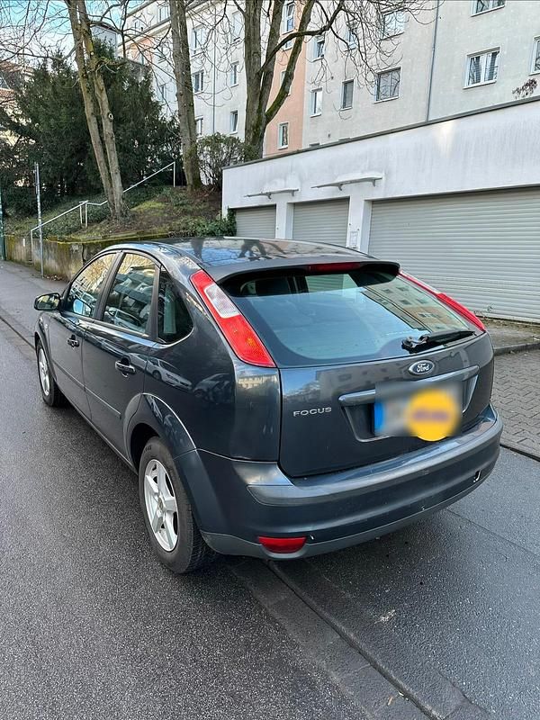 Gebraucht Ford Focus 100 PS (73 kW) 2006 Schwarz Limousine