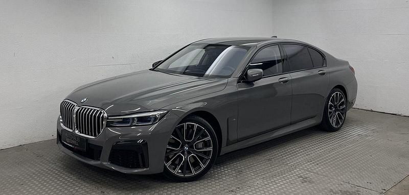 Berninagrau bernsteineffekt Gebraucht 2021 BMW 750 M Sport Limousine | 55.900 € (Fairer Preis) - Bild 1/4