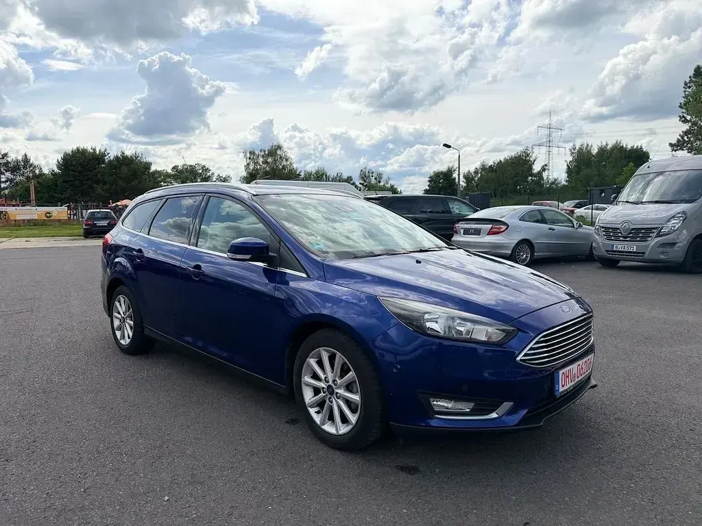 Gebraucht Ford Focus Titanium 125 PS (91 kW) 2016 Blau Limousine