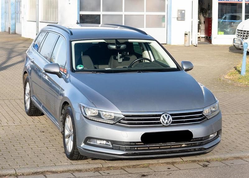 Gebraucht VW Passat 150 PS (110 kW) 2018 Grau Kombi