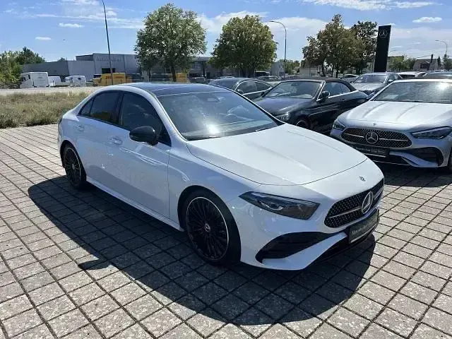 Gebraucht Mercedes A250 AMG 224 PS (164 kW) 2023 Weiß Limousine