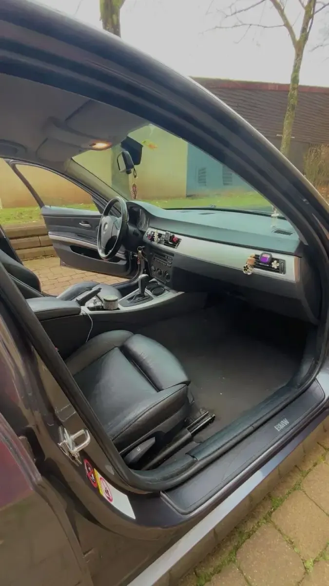 Gebraucht BMW 320 150 PS (110 kW) 2005 Grau Limousine