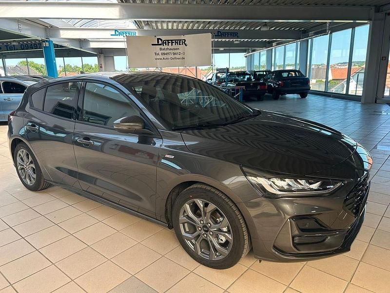 Gebraucht Ford Focus ST-Line X 155 PS (114 kW) 2024 Grau Limousine