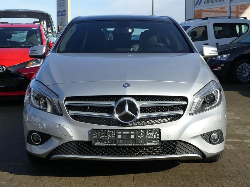Gebraucht Mercedes A250 211 PS (155 kW) 2015 Silber Limousine