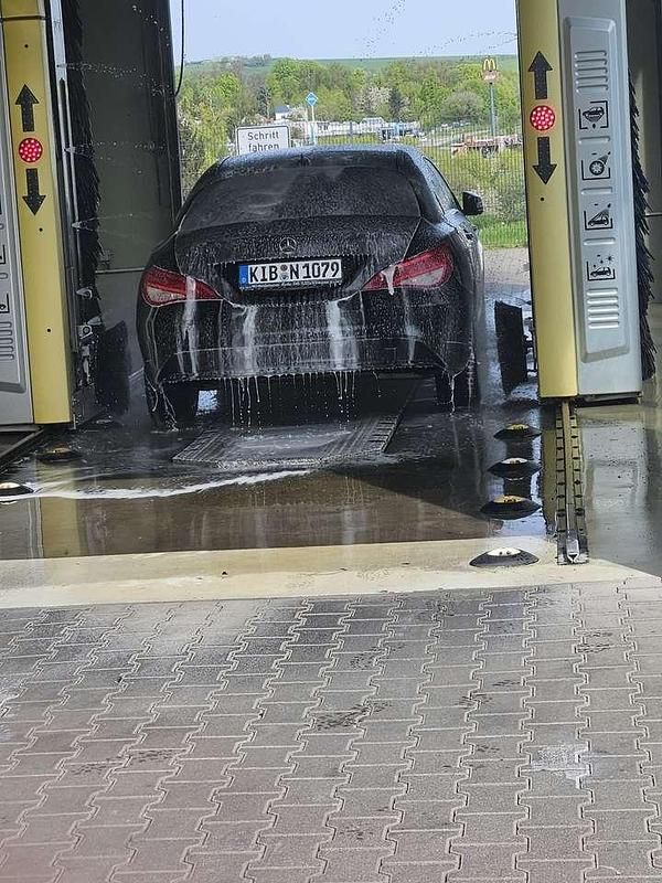 Gebraucht 2015 Mercedes 180 Limousine | 14.500 € - Bild 1/4