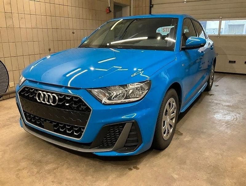 Blau Gebraucht 2019 Audi A1 Sportback S-Line Kleinwagen | 17.100 € (Guter Preis) - Bild 1/4