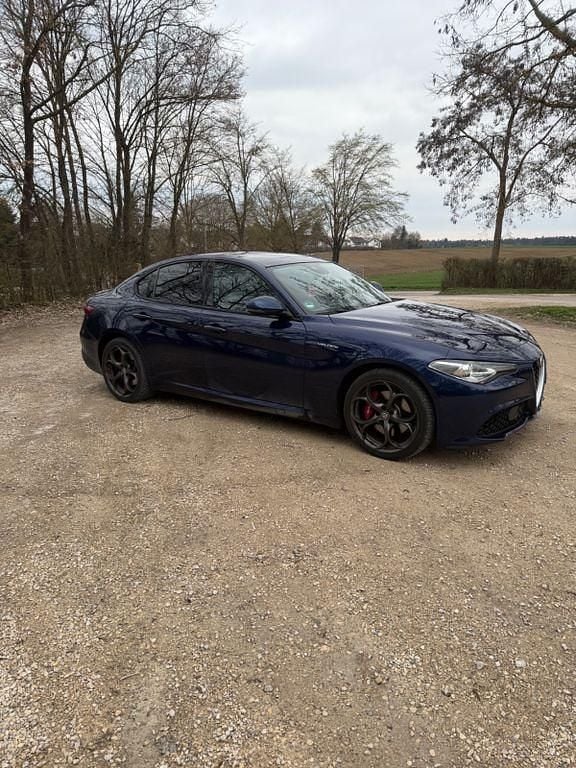 Gebraucht Alfa Romeo Giulia Veloce 209 PS (153 kW) 2017 Blau Limousine