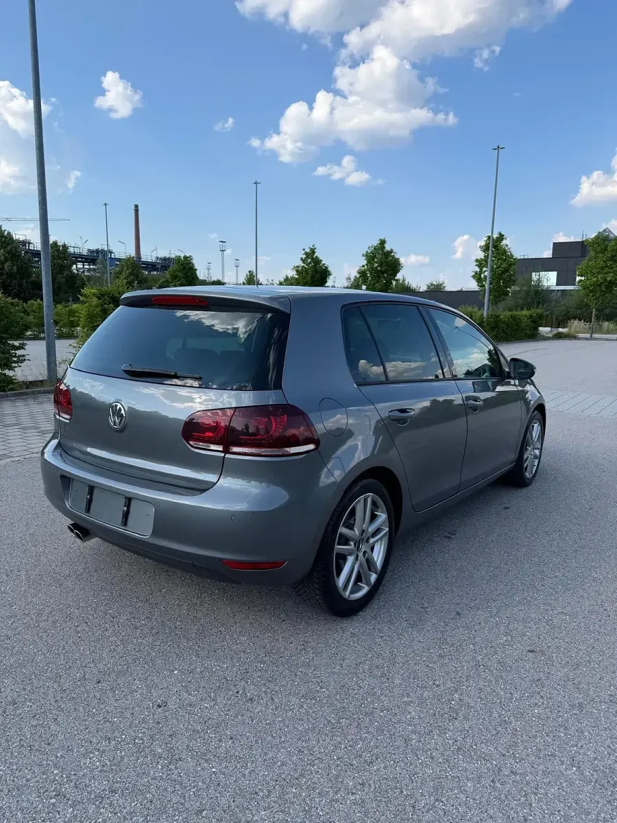 Gebraucht VW Golf VI 122 PS (89 kW) 2009 Grau Kleinwagen