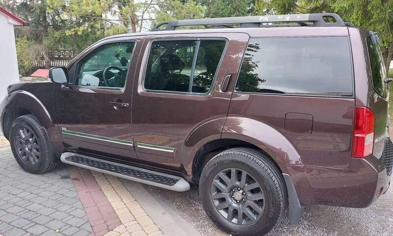 Braun Gebraucht 2010 Nissan Pathfinder SUV | 14.000 € (Fairer Preis) - Bild 1/4