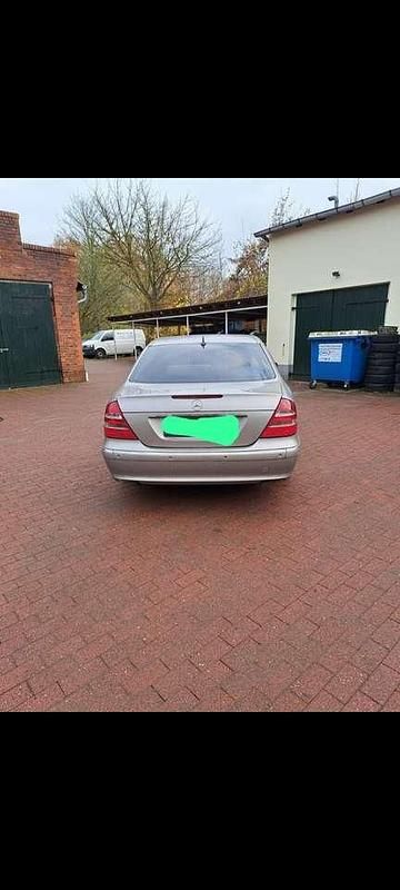 Gebraucht Mercedes E350 Avantgarde 204 PS (150 kW) 2004 Grau Limousine